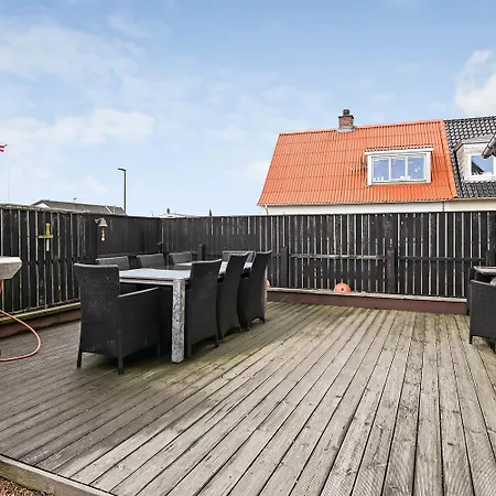 Skont Og Rummeligt I Autentiske Taet Pa Hav Og Sj1002